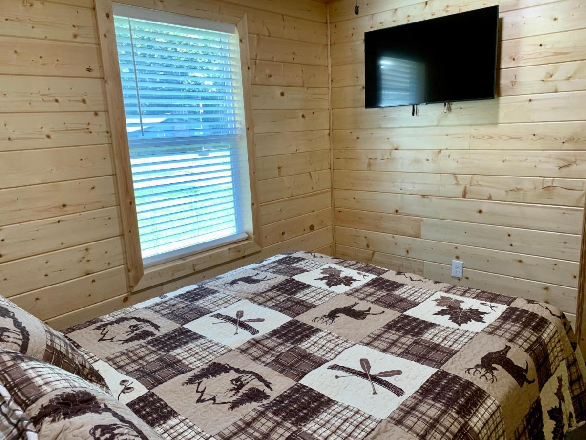The Brick House: Brand New! 3 Bedroom Home With Private Driveway ピジョンフォージ エクステリア 写真